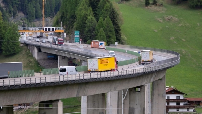 Immer mehr Autos und Lastwagen auf der Brennerautobahn sorgen seit Jahren für Streit zwischen Bayern, Österreich und Italien. (Archivbild) (Foto: Sven Hoppe/dpa)