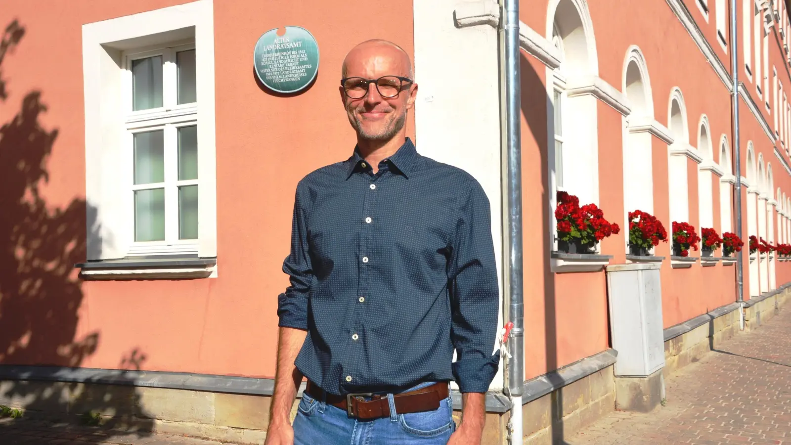 Thomas Schmidt leitet seit 14 Jahren das Bürgerbüro der Stadt Feuchtwangen. (Foto: Peter Tippl)