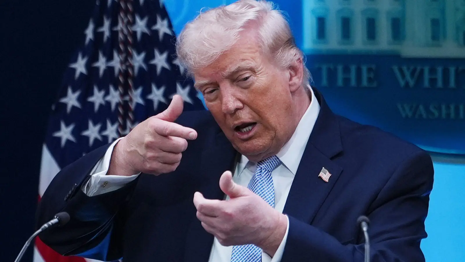 Wählt wieder einmal drastische Worte, um dem Iran zu drohen - US-Präsident Trump. (Foto: Julia Demaree Nikhinson/AP/dpa)