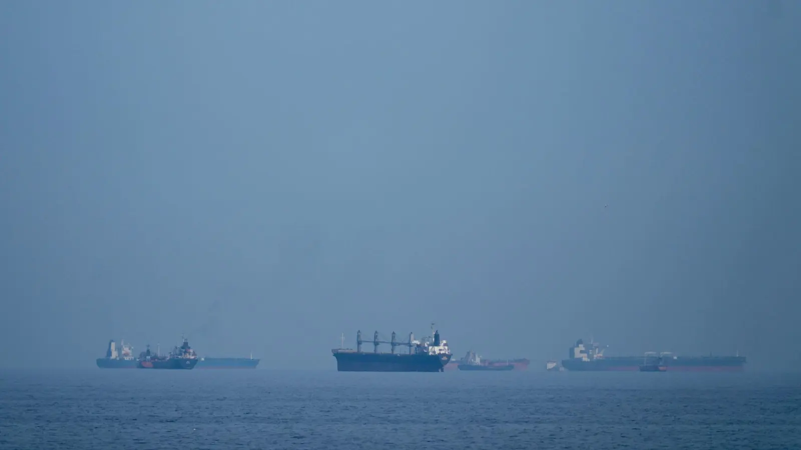 Die Lage am Persischen Golf bleibt unberechenbar. (Archivbild) (Foto: Altaf Qadri/AP/dpa)