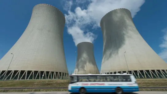 Anders als Deutschland setzt Tschechien weiter auf Atomkraft - und will bis 2040 den Anteil der Atomenergie am Strommix erhöhen. (Foto: Armin Weigel/dpa)