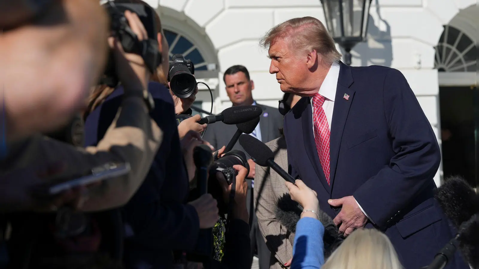Trump teilt erneut gegen die Ukraine aus. (Foto: Alex Brandon/AP/dpa)