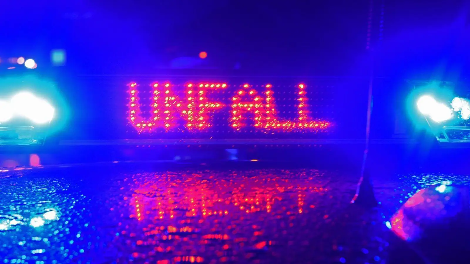 Die A9 ist bei Bayreuth in beide Richtungen gesperrt. (Archivbild) (Foto: Stefan Puchner/dpa)