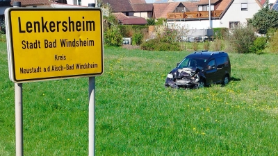 Aktuell ist die B470 beim Ortsausgang Lenkersheim aufgrund eines Unfalls gesperrt. (Symbolbild: Stefan Puchner/dpa)