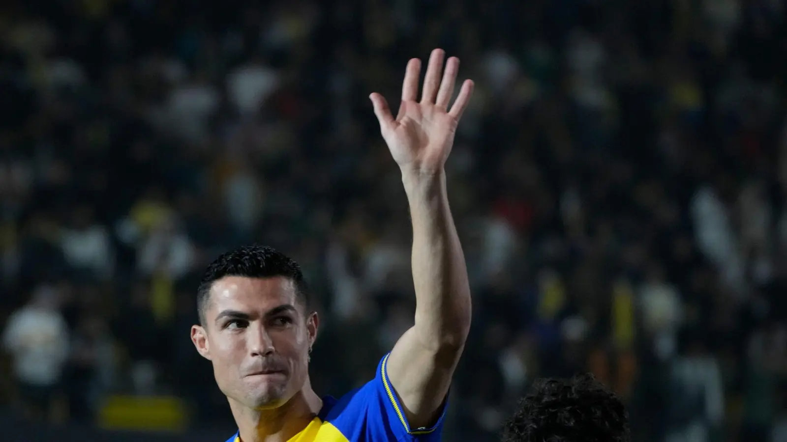 Cristiano Ronaldo soll dabei helfen, Saudi-Arabien als Sport-Großmacht zu etablieren. (Foto: Amr Nabil/AP/dpa)