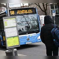 Gemessen an den angebotenen Strecken in den Fahrplänen haben Bayerns Busse und Bahnen 2025 rund 19 Millionen Kilometer mehr zurückgelegt als noch 2024. (Symbolbild) (Foto: Angelika Warmuth/dpa)