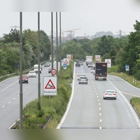 Über den Frankenschnellweg rollen nach Angaben der Stadt täglich rund 60.000 Fahrzeuge.  (Foto: Daniel Löb/dpa)
