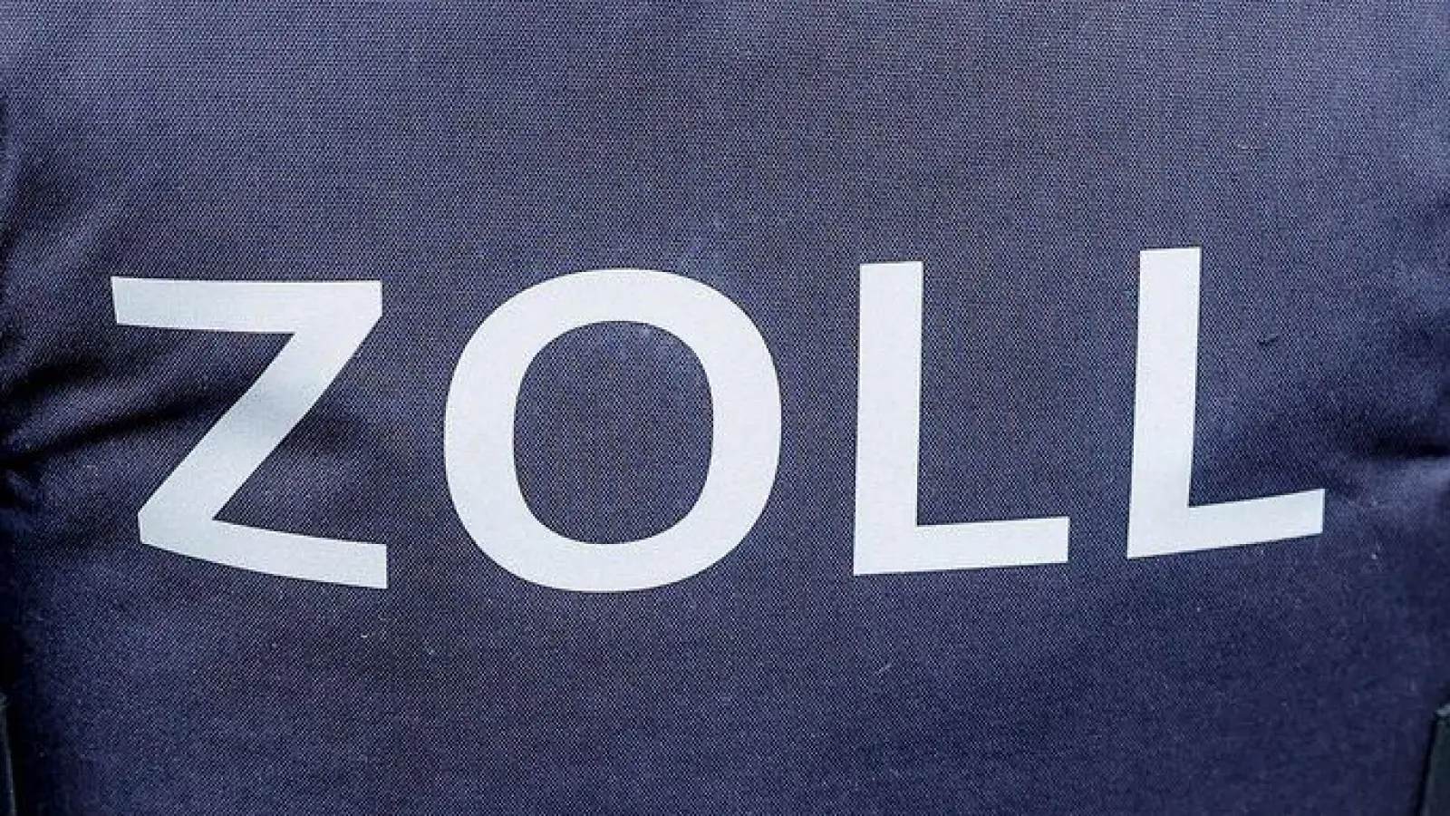 Mit einer Razzia in mehreren Bundesländern ist der Zoll gegen illegale Beschäftigung in der Gerüstbaubranche vorgegangen. (Symbolbild) (Foto: Axel Heimken/dpa)