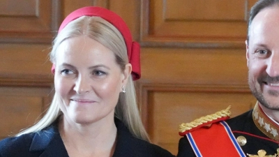 Kronprinz Haakon steht Kronprinzessin Mette-Marit zur Seite.  (Foto: Ole Berg-Rusten/NTB/dpa)