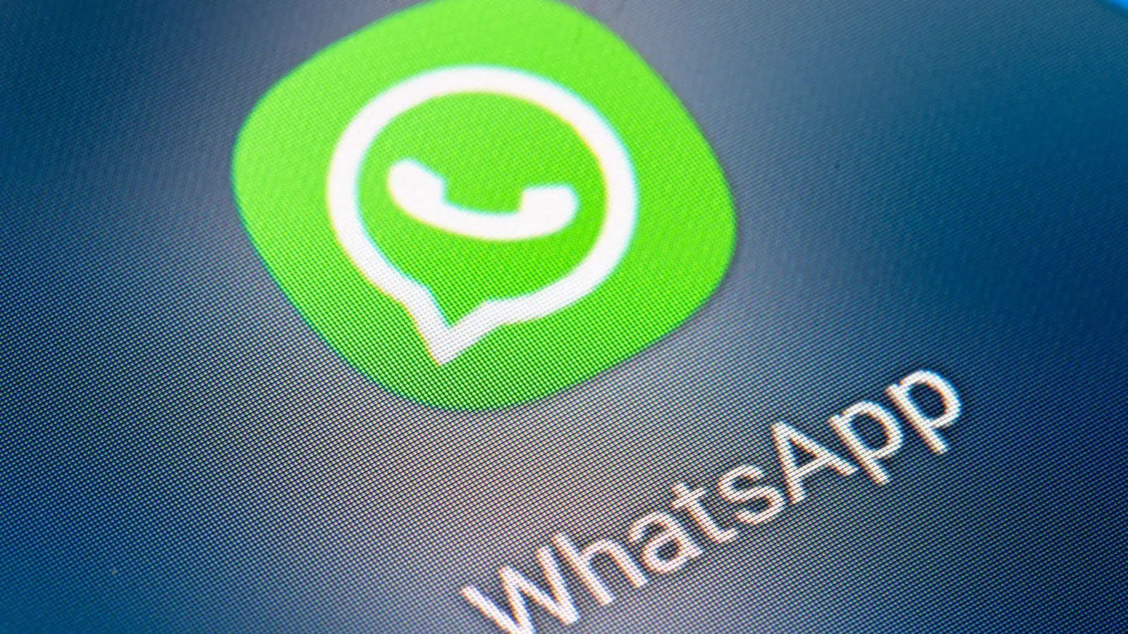 Künftig müssen WhatsApp-Nutzer ihre private Handynummer nicht mehr preisgeben, um mit neuen Kontakten zu chatten.  (Foto: Fabian Sommer/dpa)