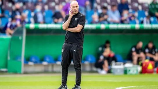 Daniel Scherning soll der neue Trainer von Arminia Bielefeld werden. (Foto: David Inderlied/dpa)
