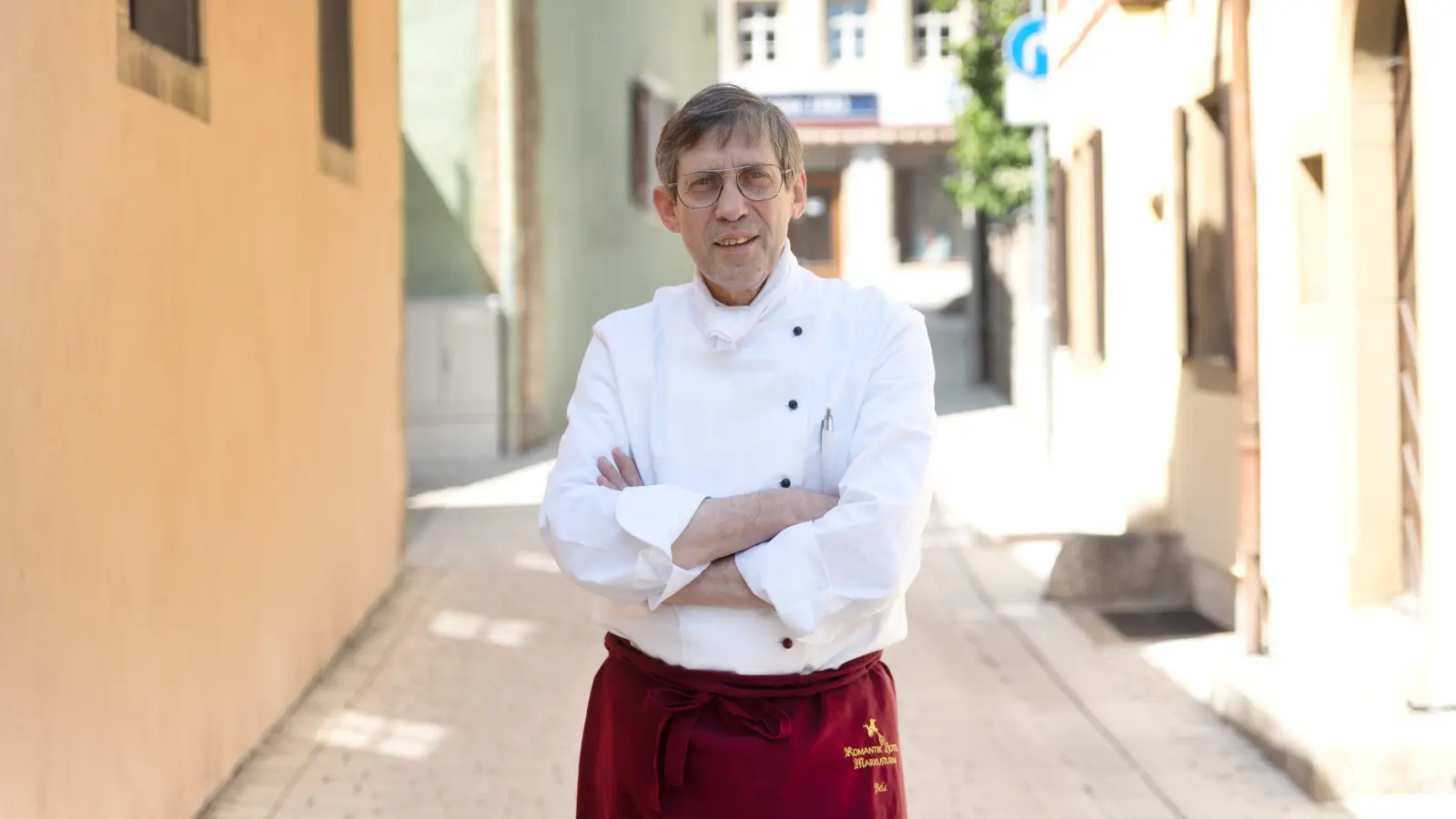 Stephan Berger ist ein Kritiker der neuen Bepflasterung im Erbsengässchen. Von dem neuen Belag hält er nicht sonderlich viel. (Foto: Irmeli Pohl)