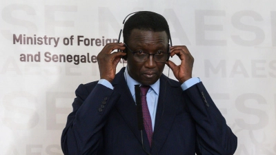 Ministerpräsident Amadou Ba war zuvor unter anderem Senegals Wirtschafts- und Außenminister. (Foto: Andrew Caballero-Reynolds/Pool AFP/dpa)
