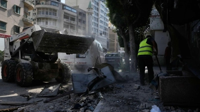 Neue Angriffe im Krieg zwischen Israel und der Hisbollah verkomplizieren das geplante Rahmenabkommen zwischen den USA und dem Iran.  (Foto: Bilal Hussein/AP/dpa)