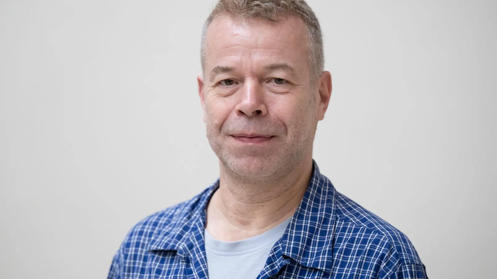 Der deutsche Fotograf und Künstler Wolfgang Tillmans im März in Dresden. (Foto: Sebastian Kahnert/dpa)