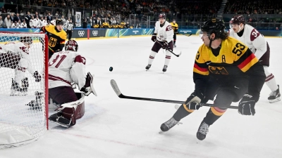 Deutschland verliert gegen Lettland (Foto: Peter Kneffel/dpa)