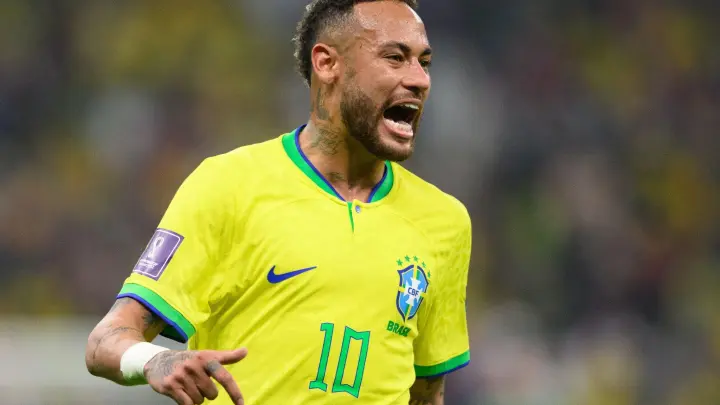 Brasiliens Superstar Neymar konnte schon wieder mit dem Ball trainieren. (Foto: Robert Michael/dpa)