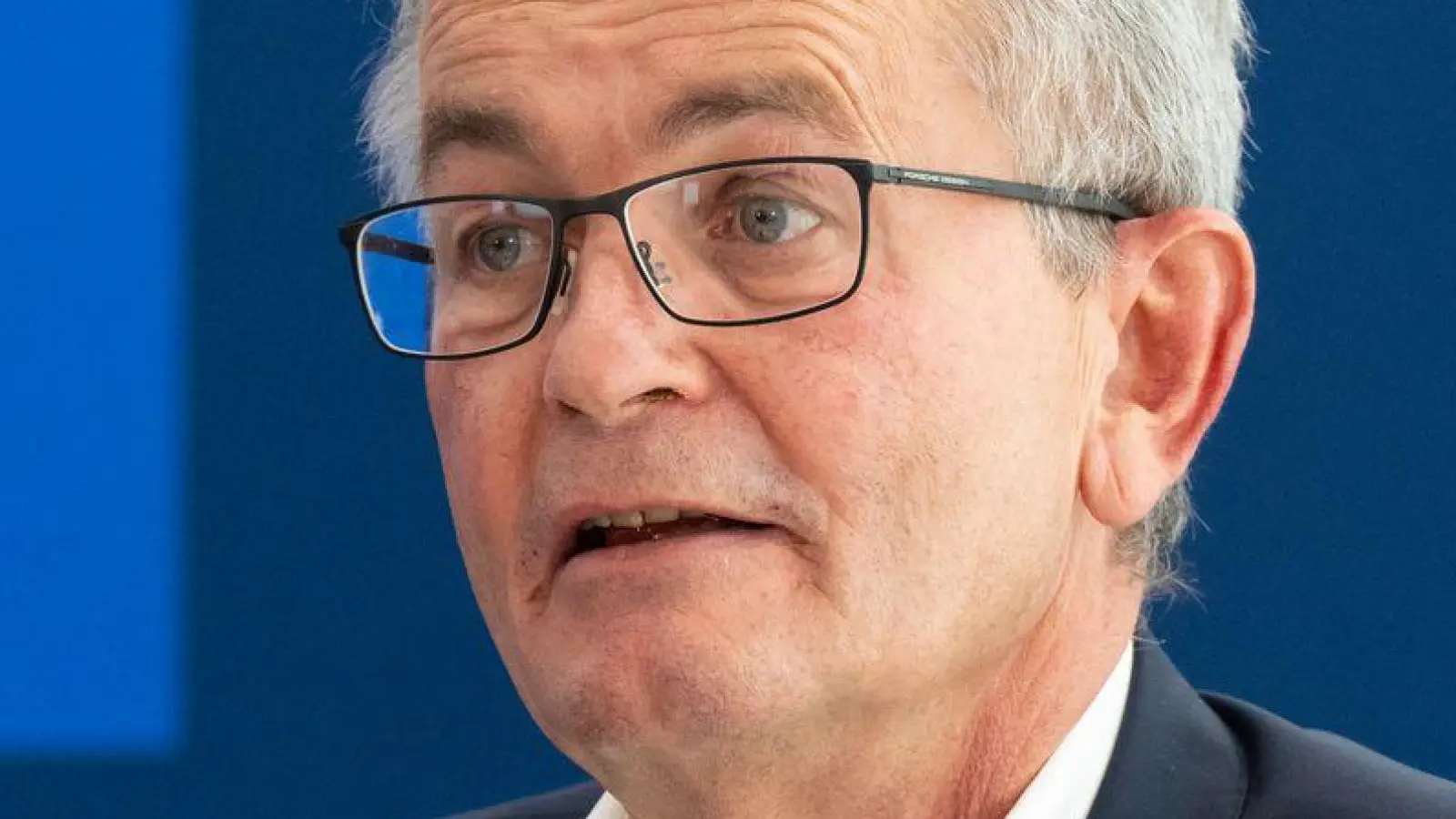 Der vbw-Hauptgeschäftsführer hat in einem Interview einen neuen Anlauf für Mehrarbeit gemacht. (Archivbild) (Foto: Sven Hoppe/dpa)