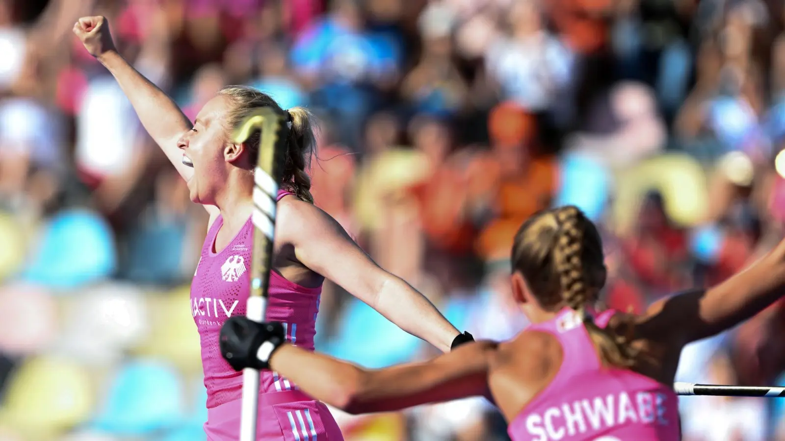 Die jungen Torschützinnen trugen zum Sieg bei. (Foto: Federico Gambarini/dpa)