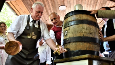 Auch in diesem Jahr wird Bürgermeister Klaus Meier das erste Fass Kerwabier anstechen.  (Foto: Gudrun Schwarz-Köhler)