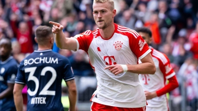 Matthijs de Ligt von München jubelt über sein Tor zum 3:0. (Foto: Sven Hoppe/dpa)