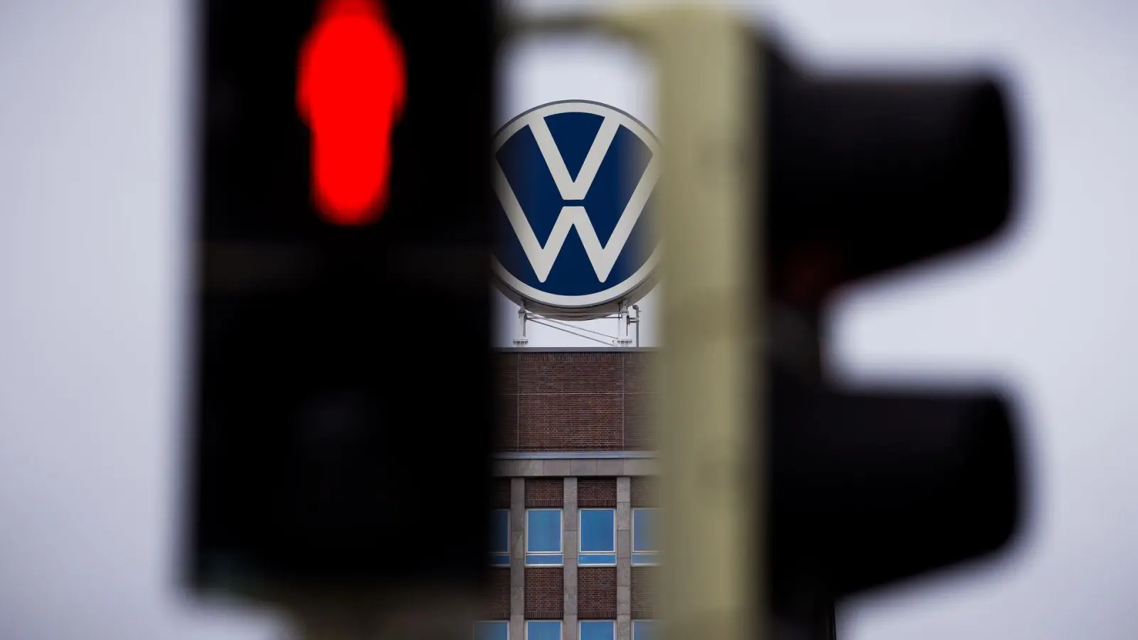 VW, Audi und Seat rufen Hunderttausende Autos zurück. (Archivbild) (Foto: Moritz Frankenberg/dpa)