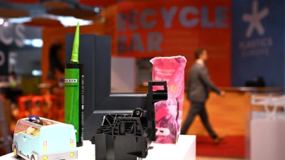 China verkauft viel mehr Maschinen zur Plastikproduktion (Foto: Wolf von Dewitz/dpa)