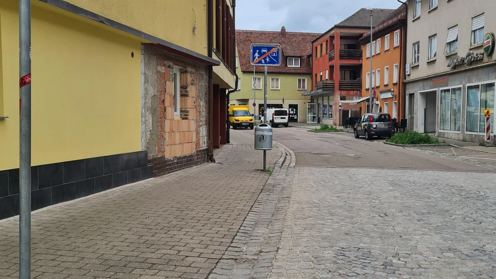 Der Sperrvermerk für die Johanniterstraße ist aufgehoben. Die Sanierung kann beginnen.  (Foto: Anna Franck)