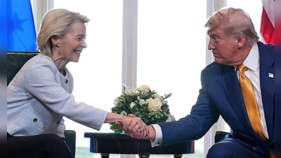 Sie vereinbarten im vergangenen Sommer den Zolldeal: EU-Kommissionspräsidentin Ursula von der Leyen und US-Präsident Donald Trump. (Archivbild) (Foto: Jacquelyn Martin/AP/dpa)
