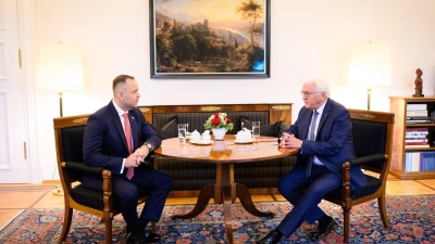 Bundespräsident Steinmeier lehnte im Gespräch mit seinem polnischen Kollegen Nawrocki Reparartionsforderungen erneut ab (Foto: Bernd von Jutrczenka/dpa-Pool/dpa)