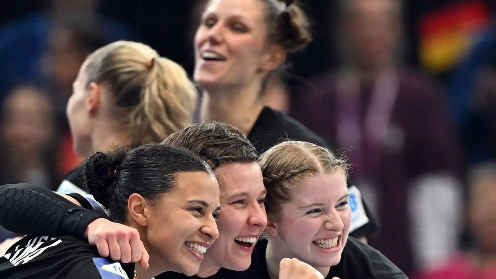 Für die deutschen Handballerinnen ist der Halbfinaleinzug schon ein Erfolg.  (Foto: Federico Gambarini/dpa)