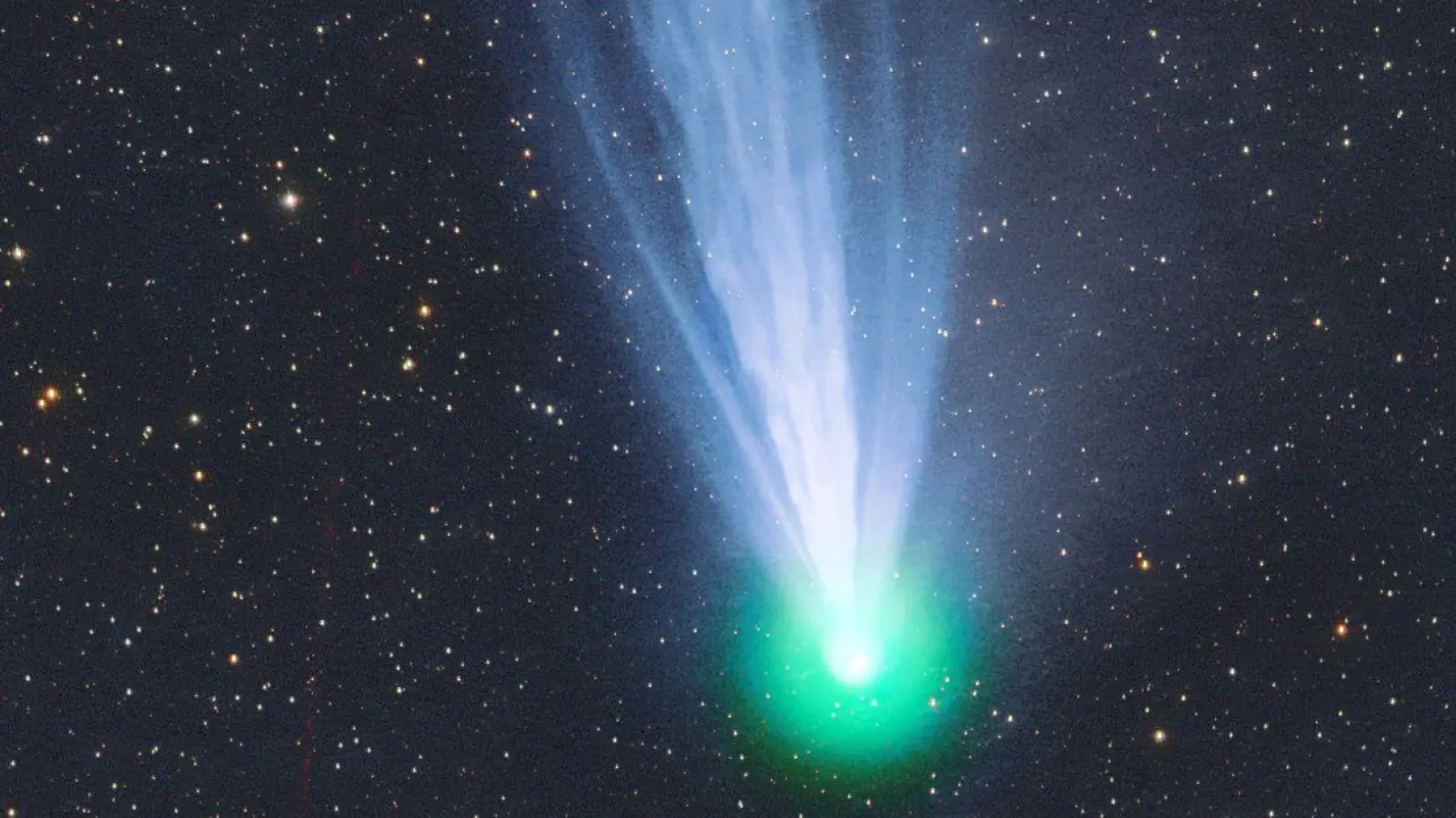 Gut alle 70 Jahre zieht Komet 12 P/Pons-Brooks seine Bahn und kann für Tage von der Erde aus gesehen werden - meist mit den nötigen Hilfsmitteln. (Foto: Michael Jäger/AZM/dpa)