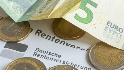 Die Rente soll im kommenden Jahr um rund 3,7 Prozent steigen. (Symbolbild) (Foto: Fernando Gutierrez-Juarez/dpa)
