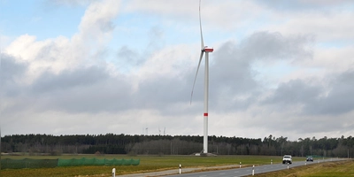 Im Ansbacher Ortsteil Strüth steht bereits eine Windkraftanlage. Mit dem Bürgerprojekt soll eine weitere dazukommen.  (Archivfoto: Jim Albright)
