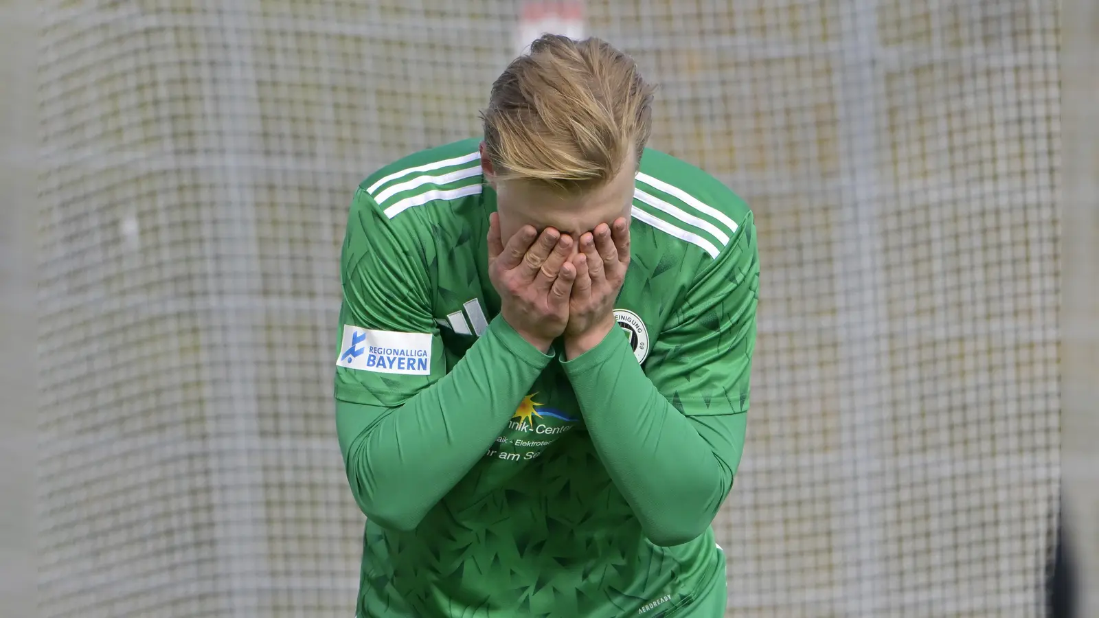 Die vergebenen Torchancen aus den ersten Minuten waren die Ursünde der Ansbacher (hier Niklas Seefried) in diesem Spiel. (Foto: Martin Rügner)