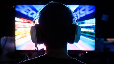 52 Prozent der Menschen in Deutschland spielen zumindest hin und wieder Video- oder Computerspiele. (Symbolbild) (Foto: Julian Stratenschulte/dpa)