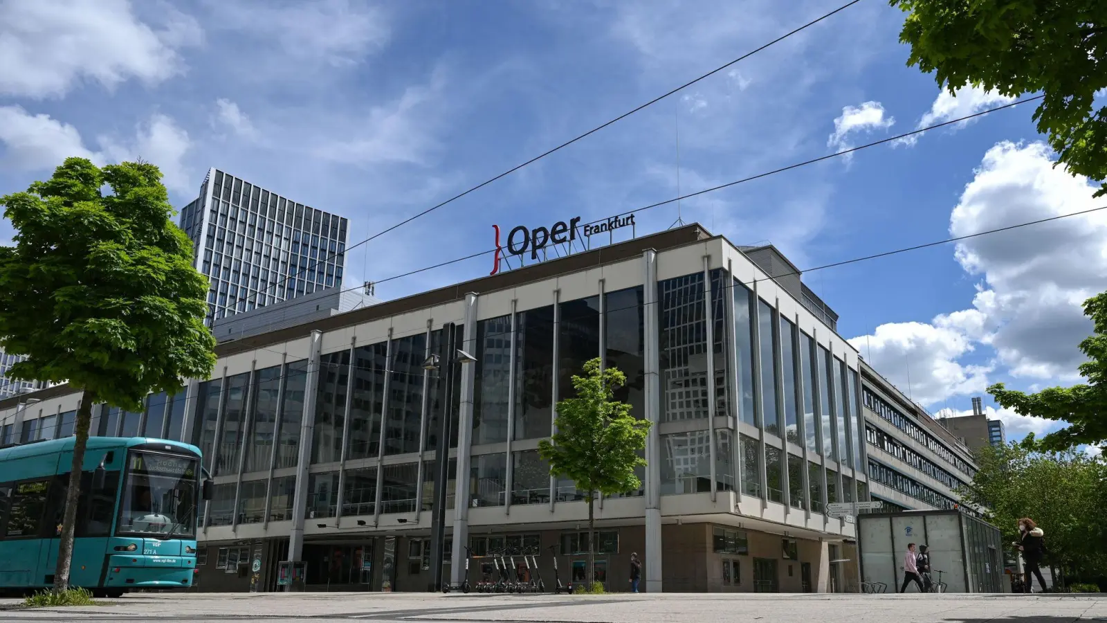 Erneut als „Opernhaus des Jahres“ ausgezeichnet: die Oper Frankfurt. (Foto: Arne Dedert/dpa/Archiv)