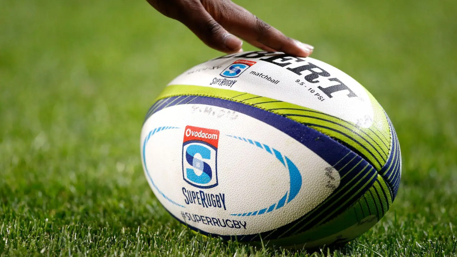 Die „Run-it-straight“-Challenge gilt als extrem gefährlich. (Symbolbild) (Foto: Nic Bothma/EPA/dpa)