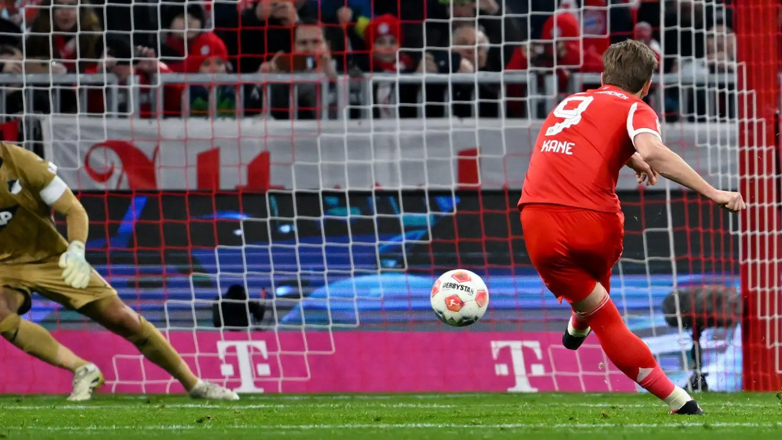 Matchwinner vom Elfmeterpunkt: Harry Kane.  (Foto: Sven Hoppe/dpa)