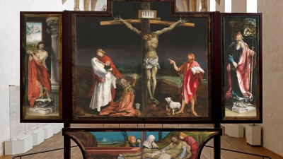 Die Kreuzigungsszene des Isenheimer Altars nach der Restaurierung im Unterlinden-Museum in Colmar. (Foto: -/Musée Unterlinden, Colmar./dpa)