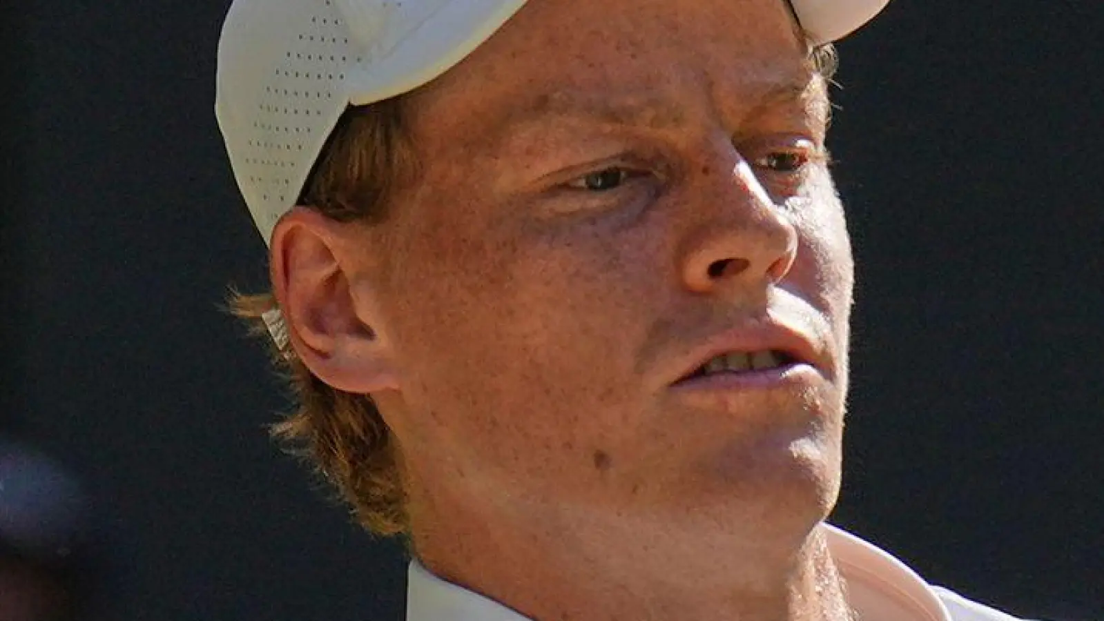 Jannik Sinner steht in seinem ersten Wimbledon-Finale. (Foto: Kin Cheung/AP/dpa)