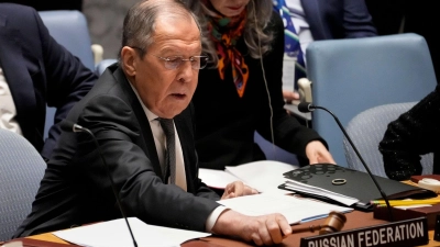 Der russische Sergej Lawrow eröffnet die Sitzung des UN-Sicherheitsrats in New York. (Foto: John Minchillo/AP/dpa)