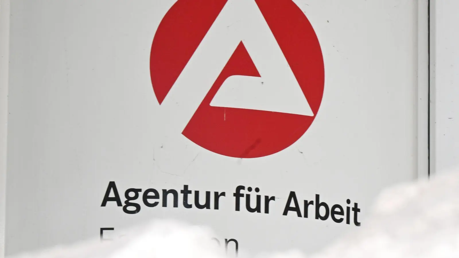 Die Zahl der Arbeitslosen in Deutschland ist über die Grenze von drei Millionen gestiegen. (Archivbild) (Foto: Bernd Weißbrod/dpa)