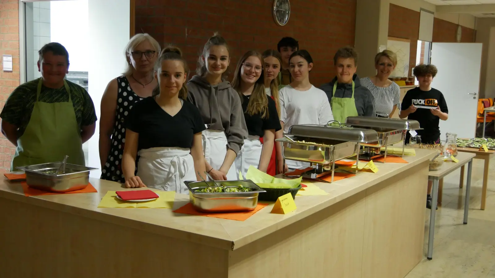 Kaum zu glauben: Die Lebensmittel, mit denen jetzt die Kinder und Jugendlichen versorgt wurden, wären sonst weggeschmissen worden. (Foto: Ulli Ganter)