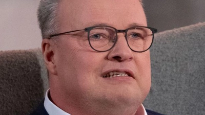 Oliver Welke hat für einen Witz über die Fans von Howard Carpendale Kritik bekommen, auch vom Schlagersänger selbst. (Archivbild) (Foto: Sven Hoppe/dpa)