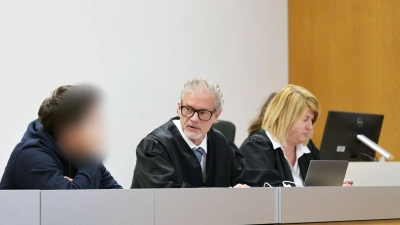 Das Gericht verhängte gegen den Angeklagten eine Haftstrafe sowie ein Berufsverbot. (Archivbild) (Foto: Malin Wunderlich/dpa)