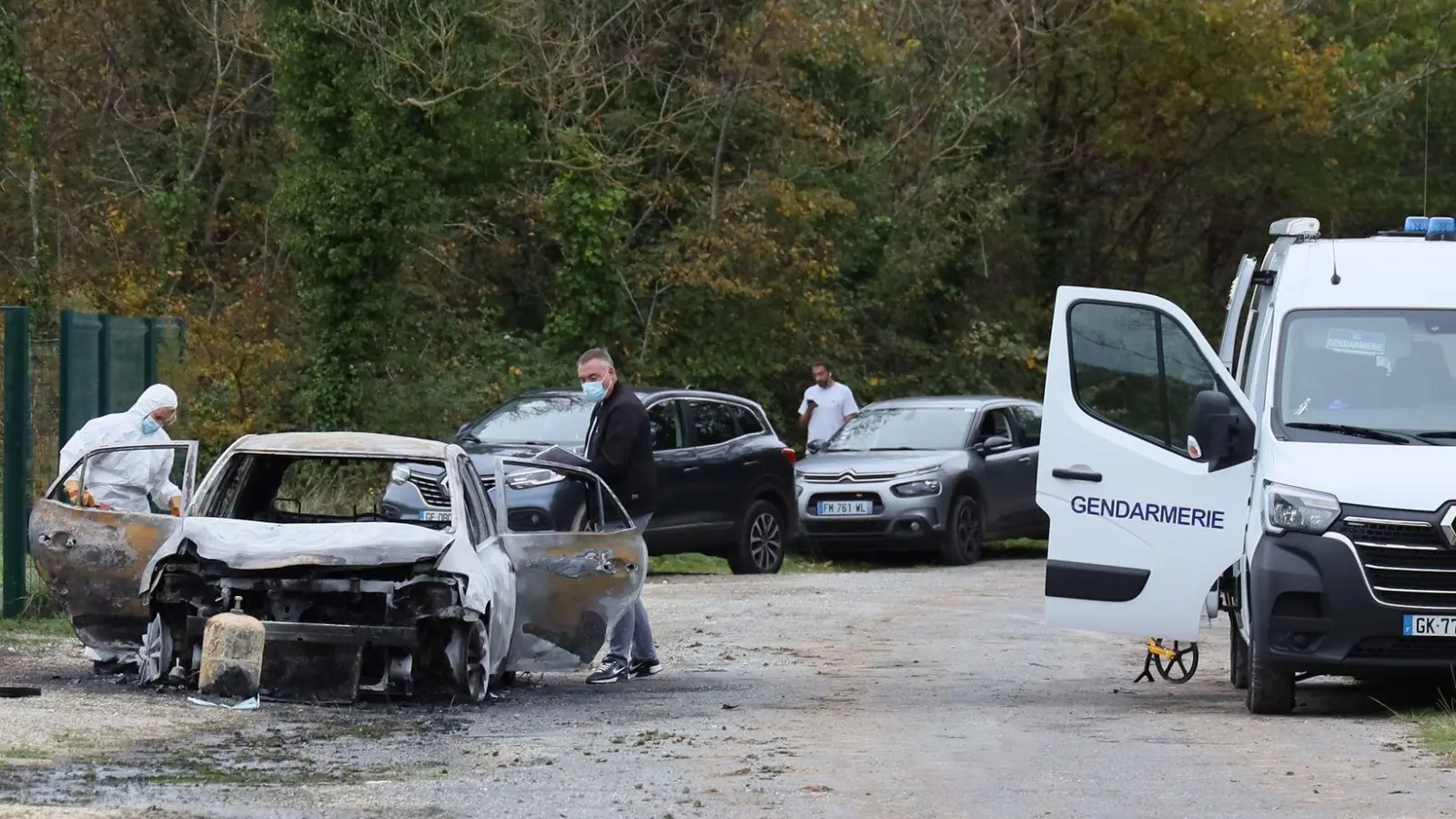 Nach einer Autoattacke in Westfrankreich beruft sich der Fahrer auf „Befehle von Allah“. (Archivbild) (Foto: Yohan Bonnet/AP/dpa)