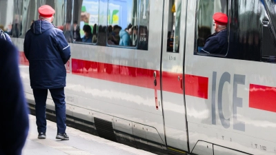 Die Deutsche Bahn hat in der laufenden Tarifrunde mit der GDL ein erstes Angebot vorgelegt. (Symbolbild) (Foto: Julian Stratenschulte/dpa)
