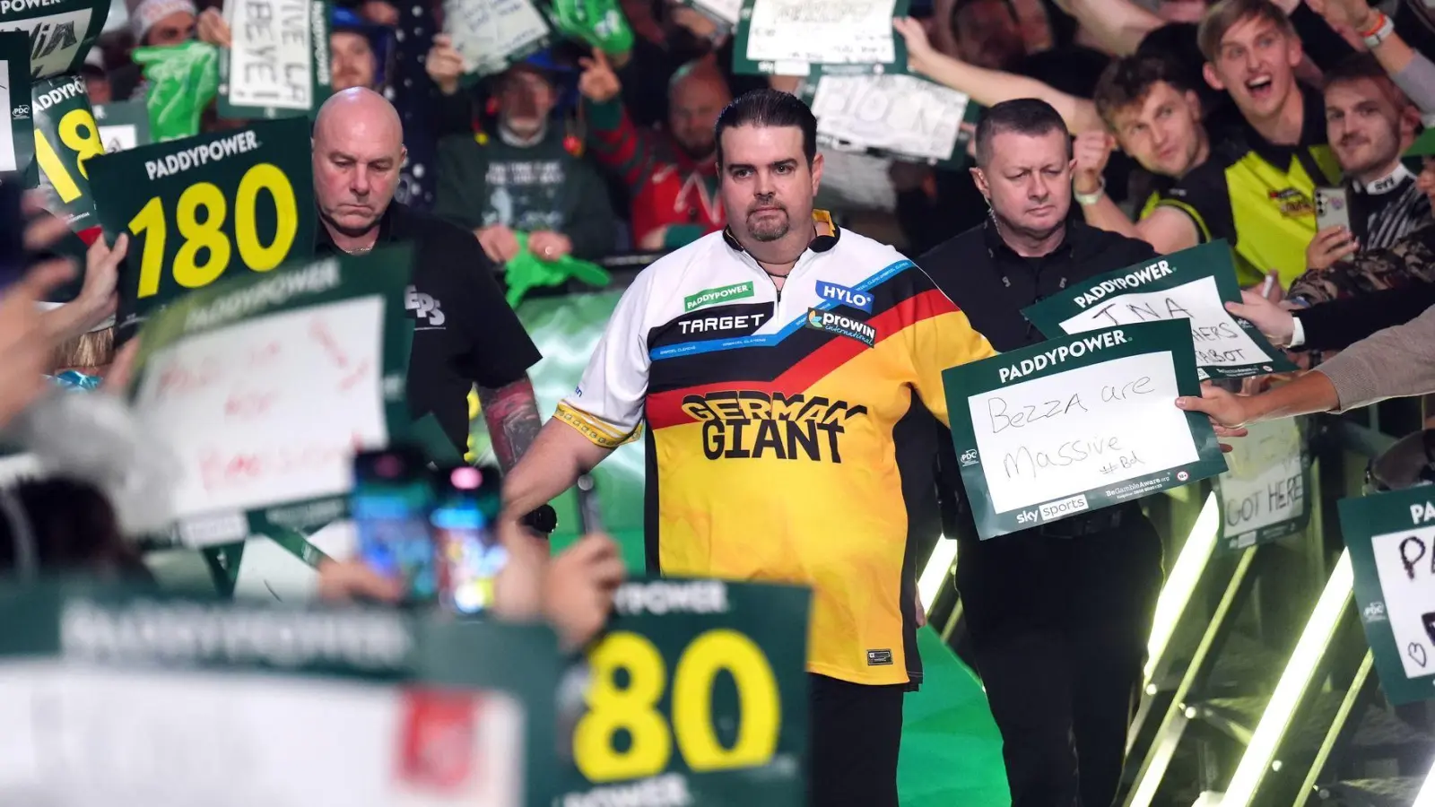 Gabriel Clemens bei seinem Einlauf. (Foto: John Walton/PA Wire/dpa)