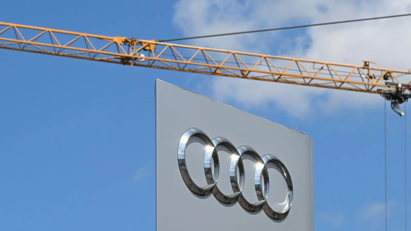 Audi kämpft mit Problemen, das macht sich auch in den Zahlen bemerkbar. (Archivbild) (Foto: Bernd Weißbrod/dpa)